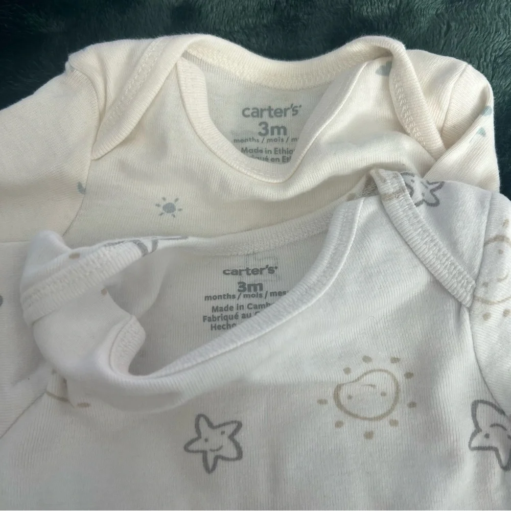 NWOT Carters 3M Adorable Cream and White Star & Moon Long Sleeve Baby Onesies